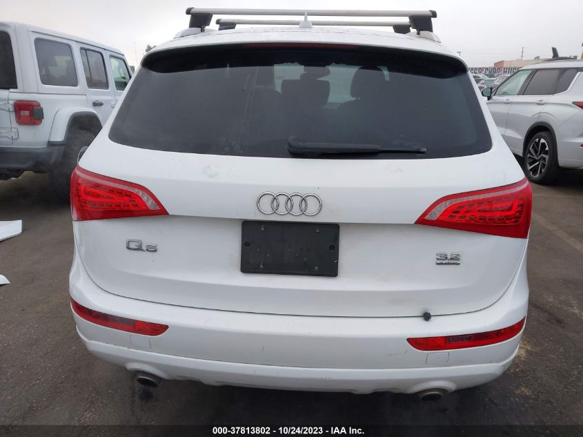 2010 Audi Q5 Premium VIN: WA1CKAFP0AA077085 Lot: 37813802