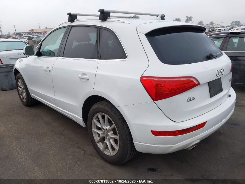 2010 Audi Q5 Premium VIN: WA1CKAFP0AA077085 Lot: 37813802