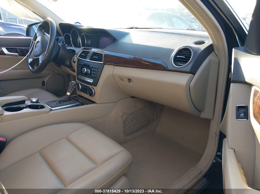 2014 MERCEDES-BENZ C 250 SPORT/LUXURY - WDDGF4HBXER307498