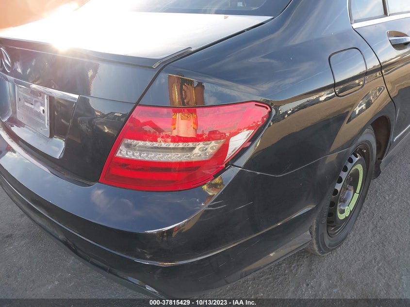 2014 MERCEDES-BENZ C 250 SPORT/LUXURY - WDDGF4HBXER307498