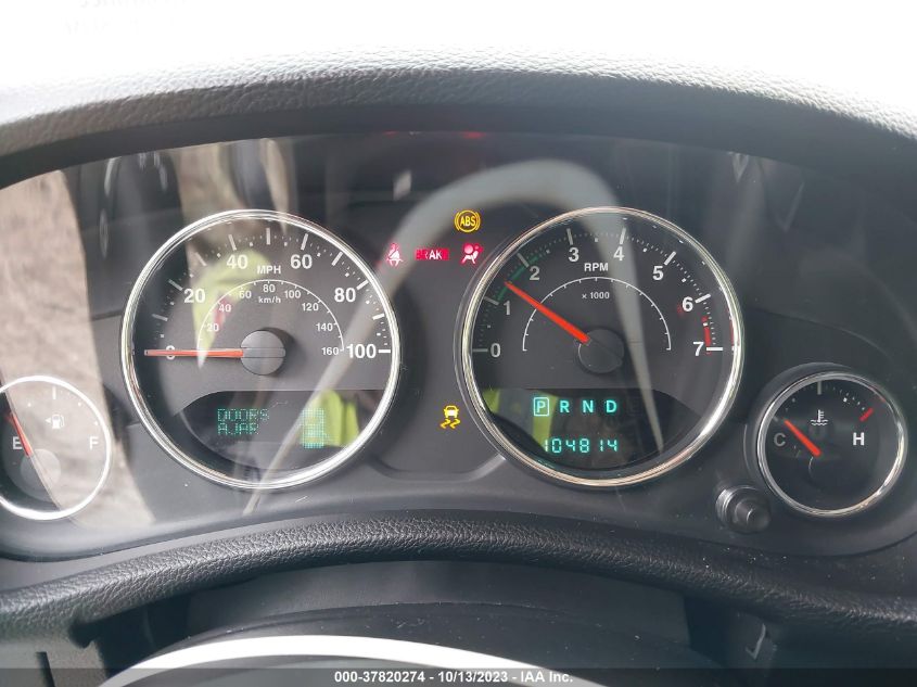 1C4BJWDG3EL200554 2014 Jeep Wrangler Unlimited Freedom Edition