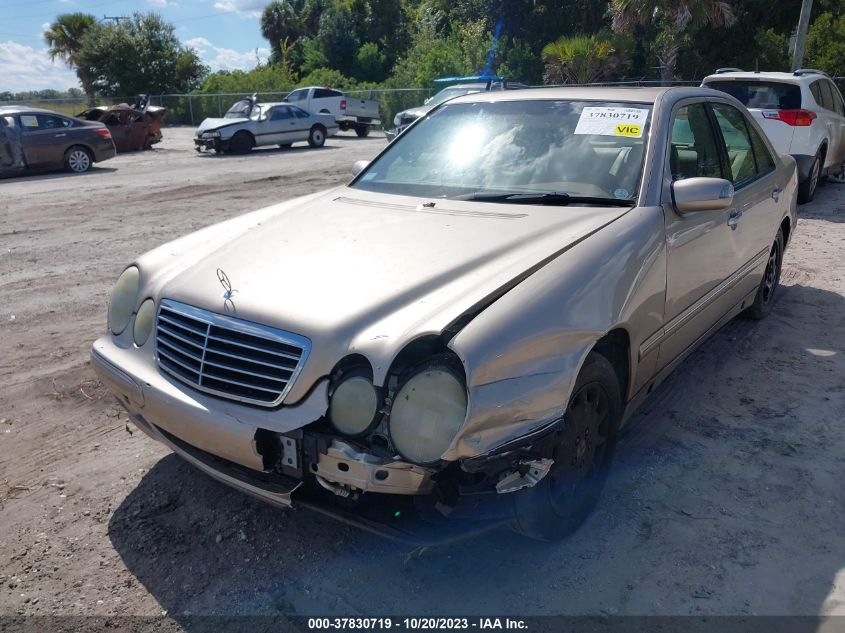 WDBJF65J0YB082589 2000 Mercedes-Benz E 320