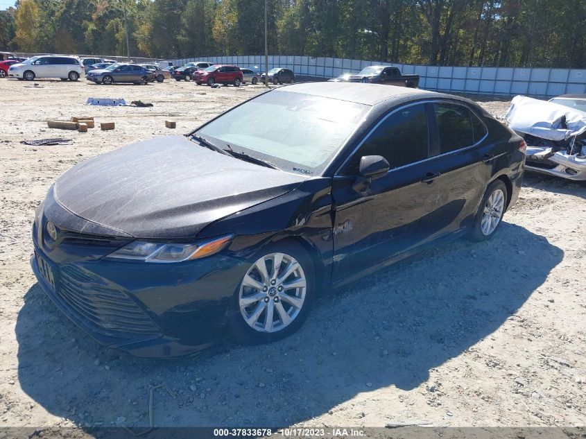 2018 Toyota Camry Le VIN: 4T1B11HK5JU095730 Lot: 37977714