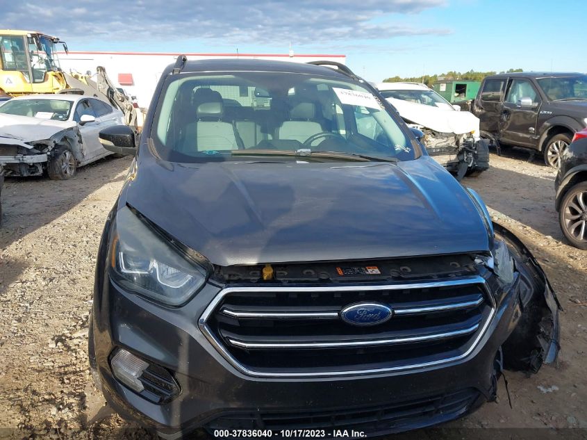 1FMCU0J97HUA19112 2017 Ford Escape Titanium