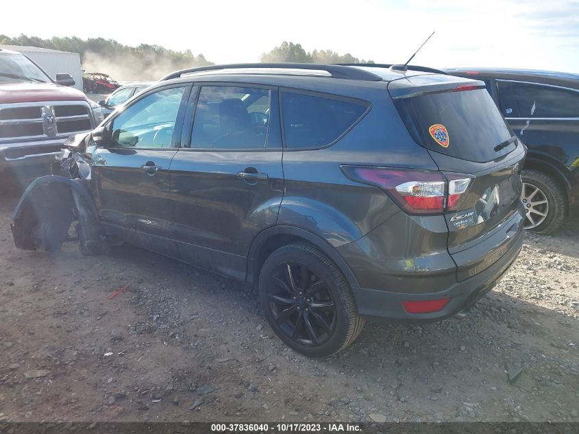 1FMCU0J97HUA19112 2017 Ford Escape Titanium