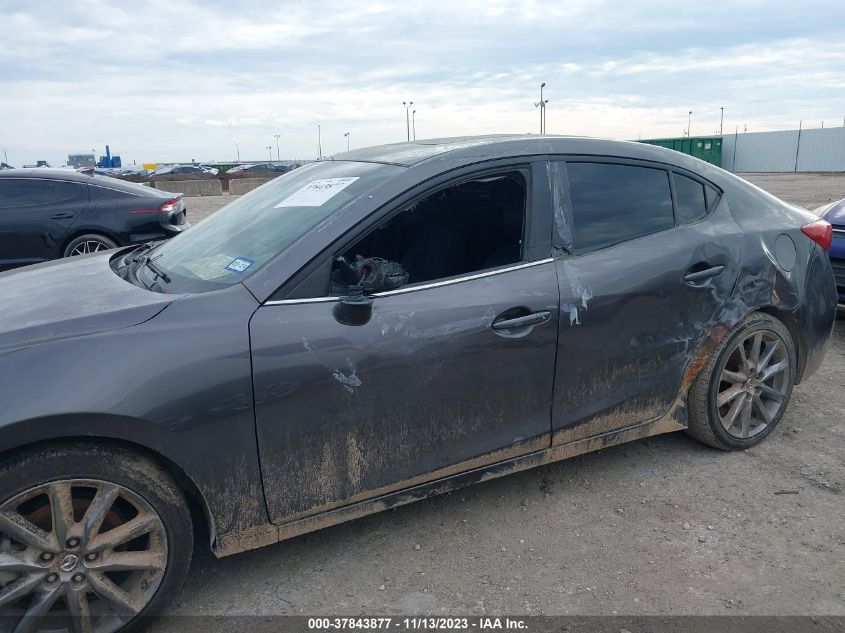 3MZBN1V39JM249248 2018 Mazda Mazda3 Touring