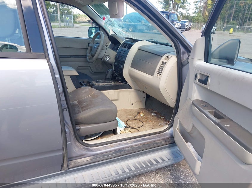 2008 FORD ESCAPE auction photo 5