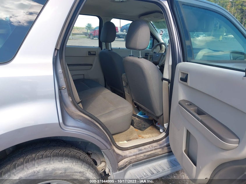 2008 FORD ESCAPE auction photo 8