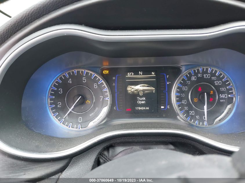 2015 Chrysler 200 Limited VIN: 1C3CCCAB1FN620975 Lot: 37860649