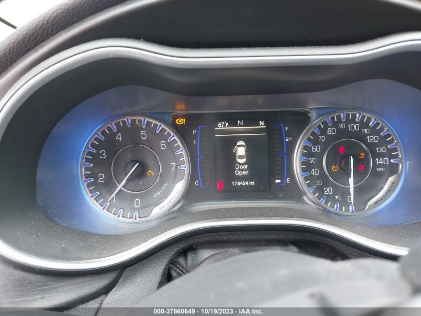 2015 Chrysler 200 Limited VIN: 1C3CCCAB1FN620975 Lot: 37860649