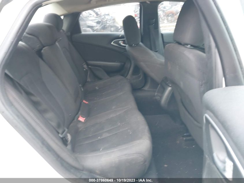 2015 Chrysler 200 Limited VIN: 1C3CCCAB1FN620975 Lot: 37860649