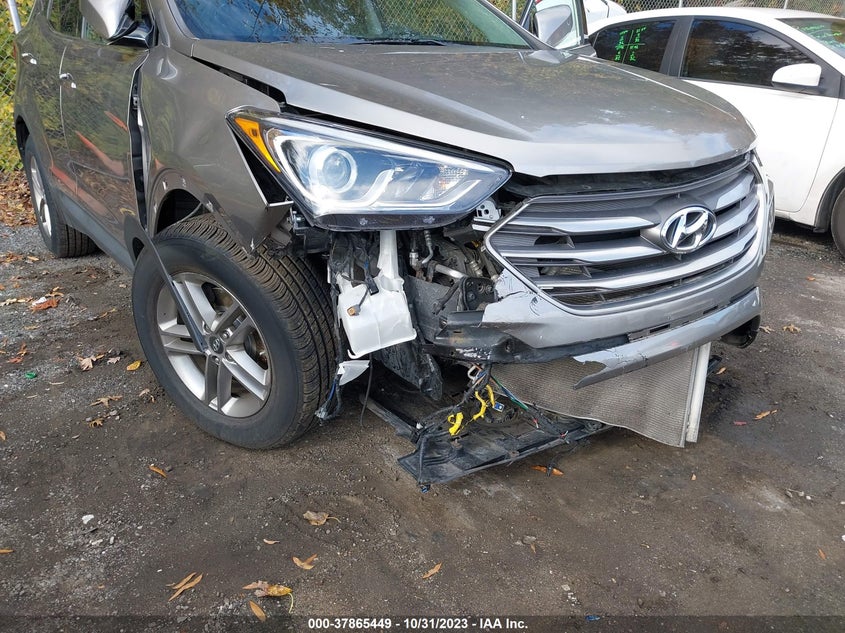 2017 Hyundai Santa Fe Sport 2.4L VIN: 5NMZUDLB7HH035923 Lot: 37865449