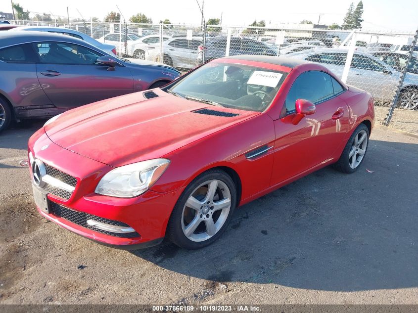 VIN WDDPK4HA6FF099996 2015 Mercedes-Benz SLK-Class,... no.2