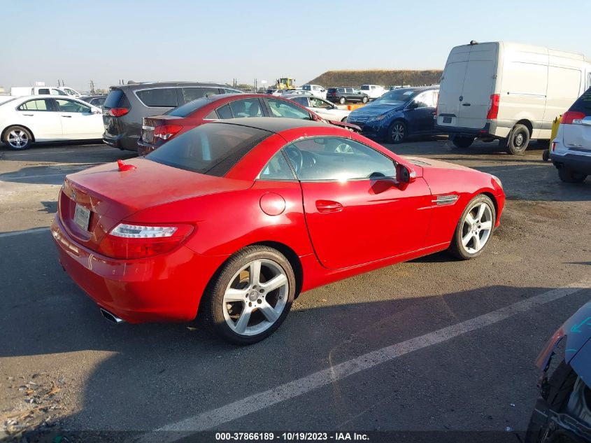 VIN WDDPK4HA6FF099996 2015 Mercedes-Benz SLK-Class,... no.4