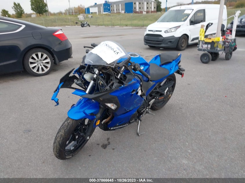 JKAEXKH12JDA13575 2018 KAWASAKI EX photo no. 2