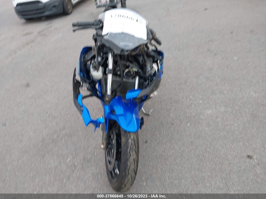 JKAEXKH12JDA13575 2018 KAWASAKI EX photo no. 5