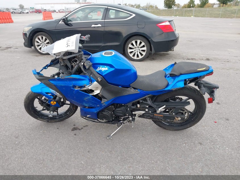 JKAEXKH12JDA13575 2018 KAWASAKI EX photo no. 9