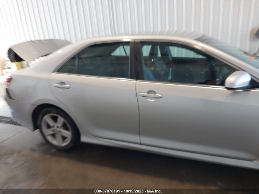 4T1BF1FK4DU268663 2013 Toyota Camry Se