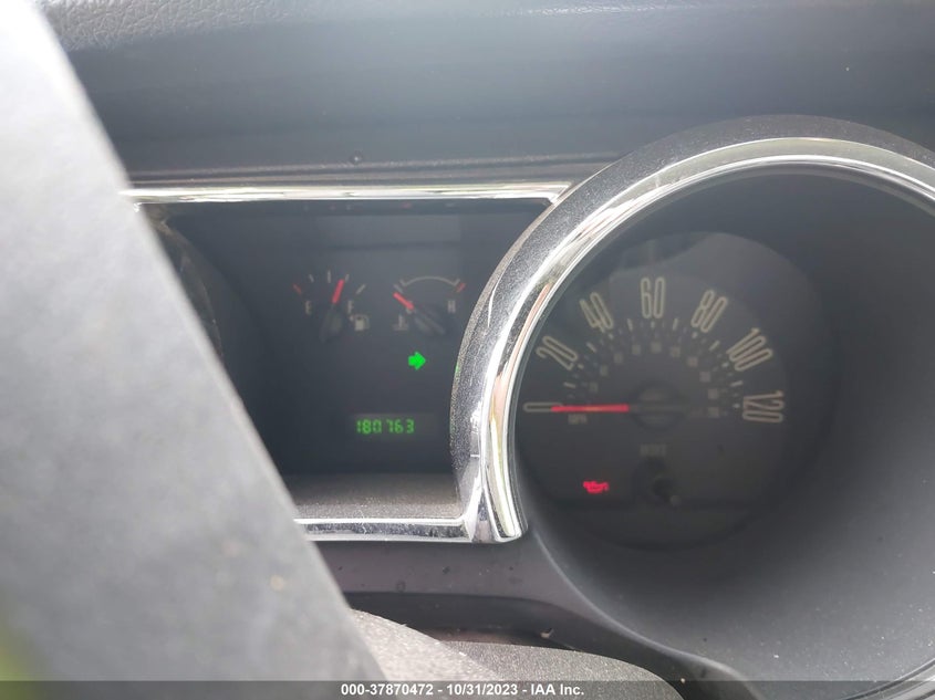 2005 Ford Mustang Deluxe/Premium VIN: 1ZVFT80N455110276 Lot: 37870472