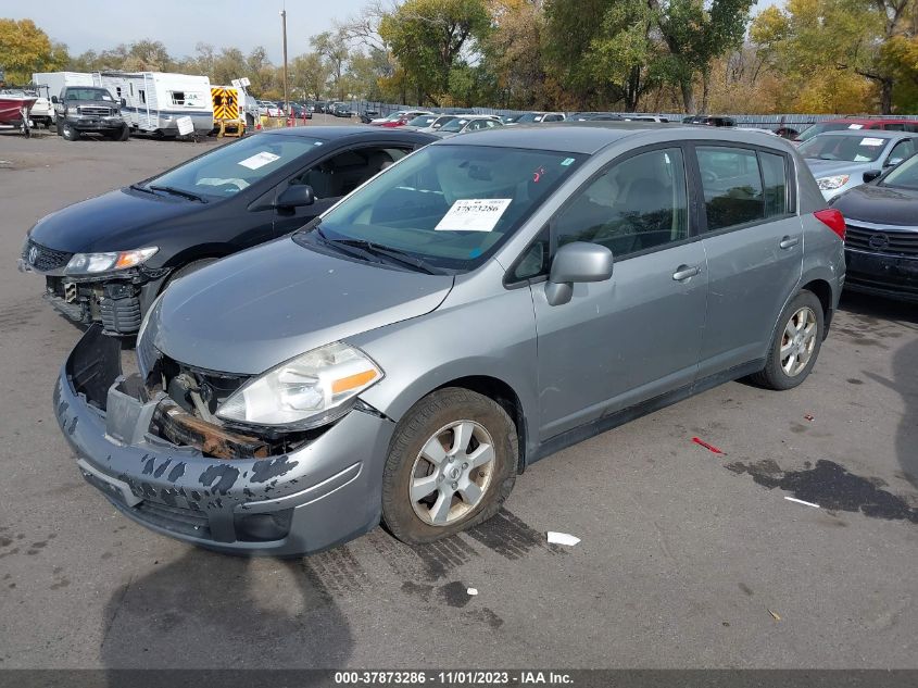 2009 Nissan Versa 1.8 S VIN: 3N1BC13E19L456878 Lot: 37873286