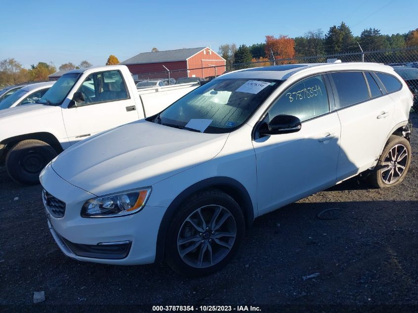 2015 Volvo V60 Cross Country T5 VIN: YV4612HK2F1000302 Lot: 37878354