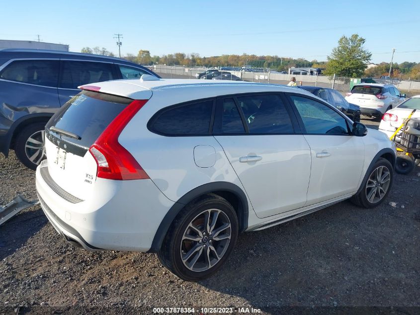 2015 Volvo V60 Cross Country T5 VIN: YV4612HK2F1000302 Lot: 37878354