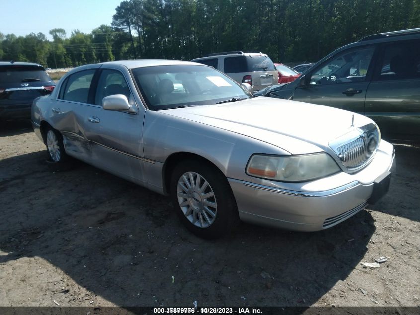 2003 Lincoln Town Car Executive VIN: 1LNHM81W13Y670487 Lot: 37879776