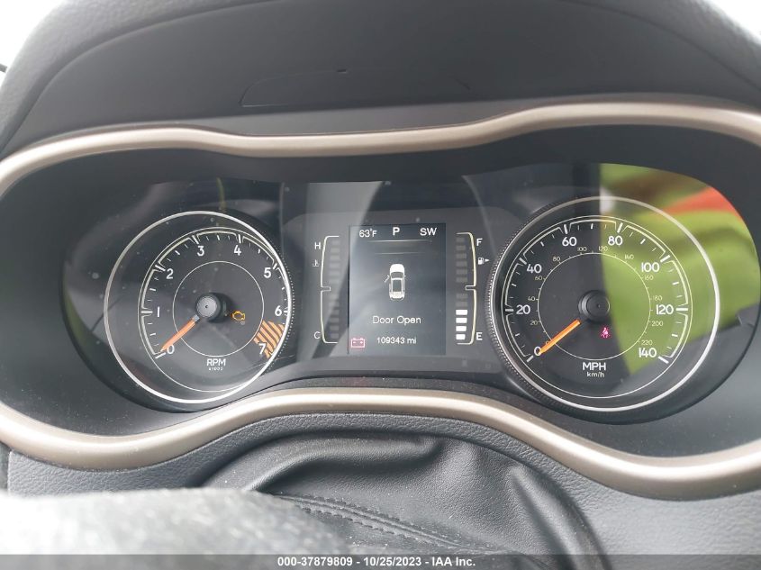 2015 Jeep Cherokee Latitude VIN: 1C4PJMCB0FW606680 Lot: 37879809