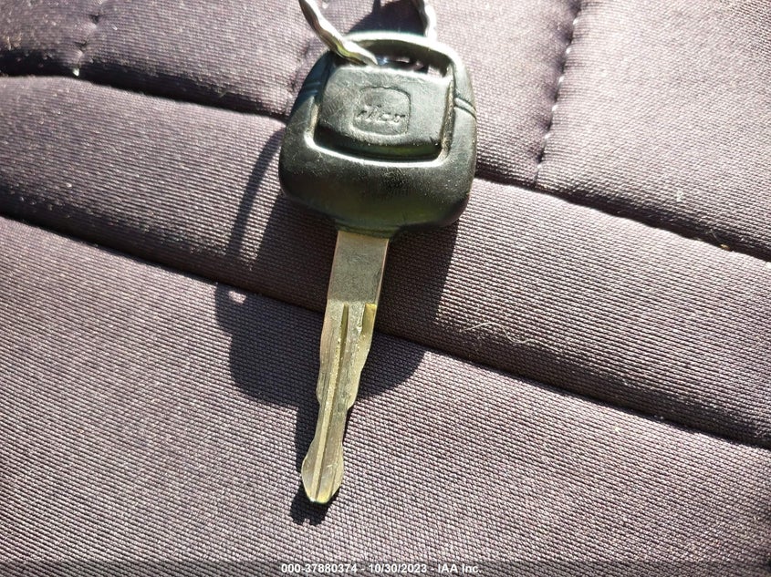 2000 Nissan Maxima Gxe/Se/Gle VIN: JN1CA31A6YT212823 Lot: 37880374