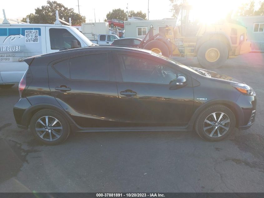 JTDKDTB35J1601924 2018 Toyota Prius C Two