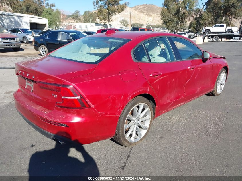 VIN 7JR102FK5KG001679 2019 Volvo S60, T5 Momentum no.4