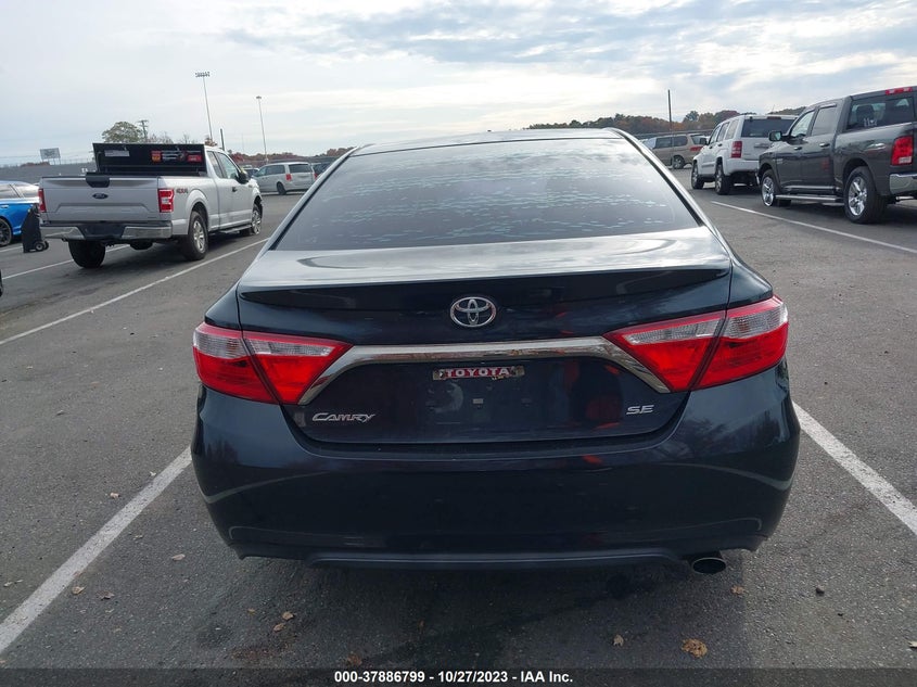 2015 Toyota Camry Xle/Se/Le/Xse VIN: 4T1BF1FK8FU033914 Lot: 37886799