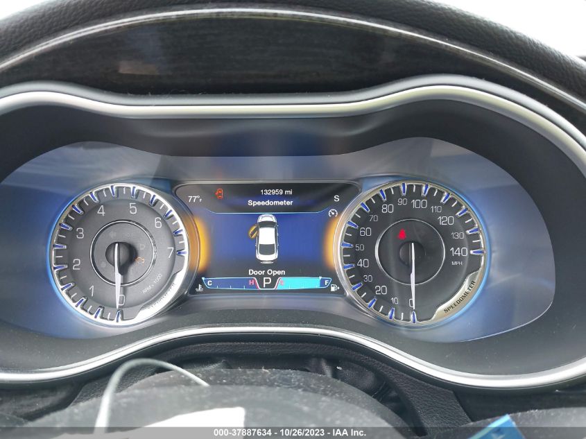 2015 Chrysler 200 C VIN: 1C3CCCCB9FN610126 Lot: 37887634