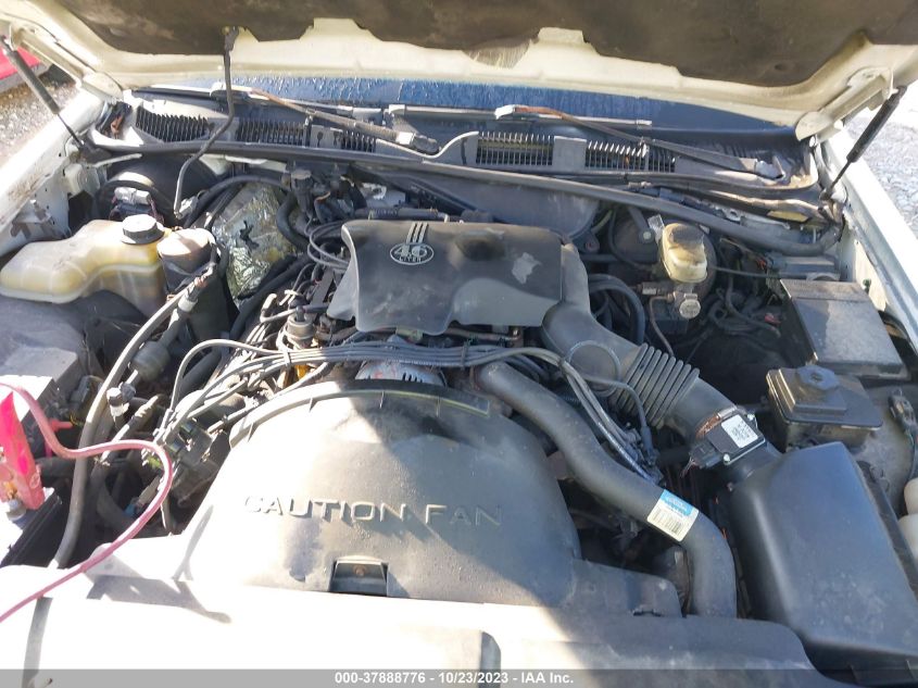 1996 Lincoln Town Car Sgn/Dmnd Anv/Cypress/Jn VIN: 1LNLM82W1TY686018 Lot: 37888776