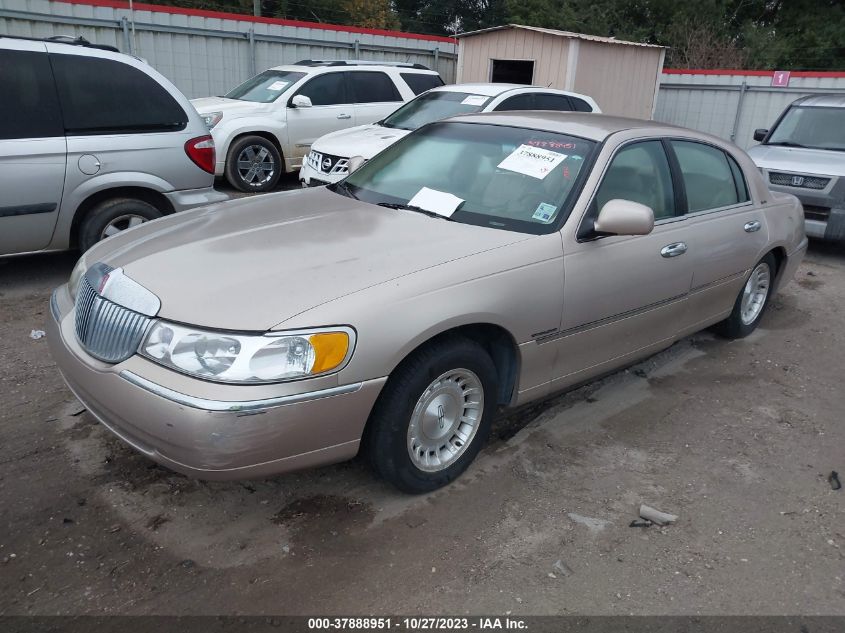 1998 Lincoln Town Car Executive VIN: 1LNFM81WXWY695626 Lot: 37888951