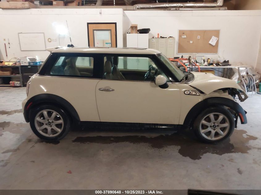 2007 Mini Cooper Hardtop S VIN: WMWMF73537TL84801 Lot: 37890648