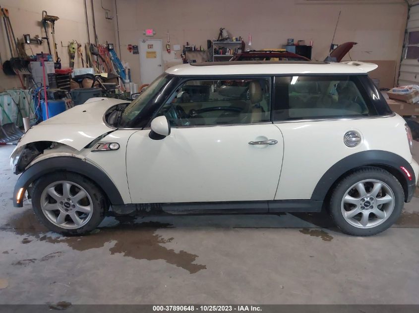 2007 Mini Cooper Hardtop S VIN: WMWMF73537TL84801 Lot: 37890648