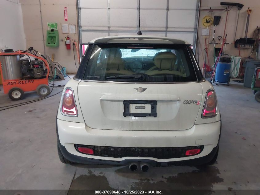 2007 Mini Cooper Hardtop S VIN: WMWMF73537TL84801 Lot: 37890648