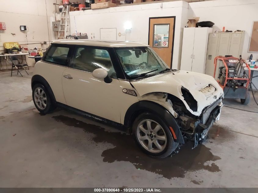 2007 Mini Cooper Hardtop S VIN: WMWMF73537TL84801 Lot: 37890648