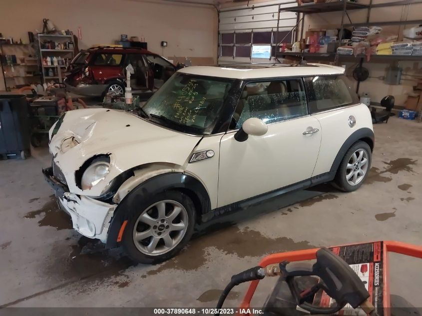 2007 Mini Cooper Hardtop S VIN: WMWMF73537TL84801 Lot: 37890648