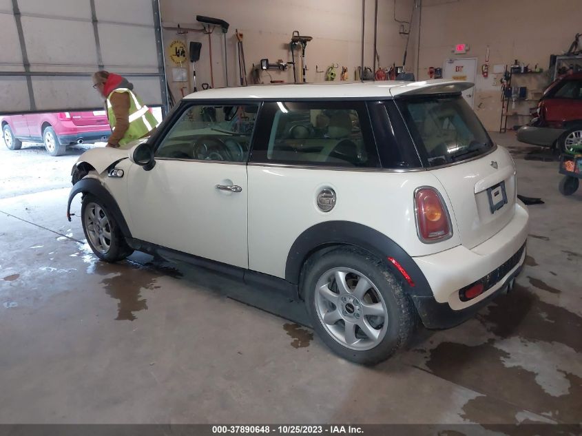 2007 Mini Cooper Hardtop S VIN: WMWMF73537TL84801 Lot: 37890648