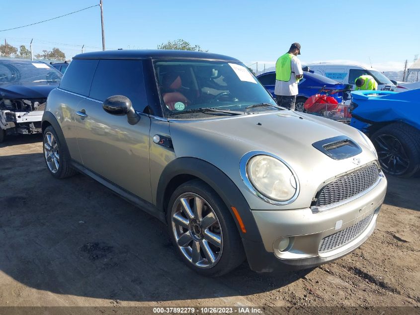 2010 Mini Cooper Hardtop S VIN: WMWMF7C59ATZ34574 Lot: 37892279