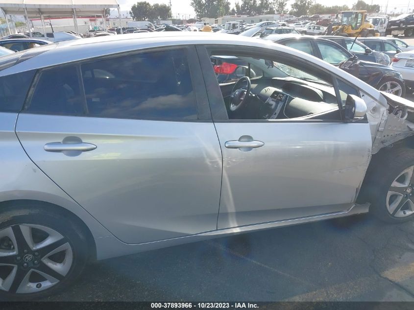 JTDKARFU0G3518901 2016 Toyota Prius Three Touring