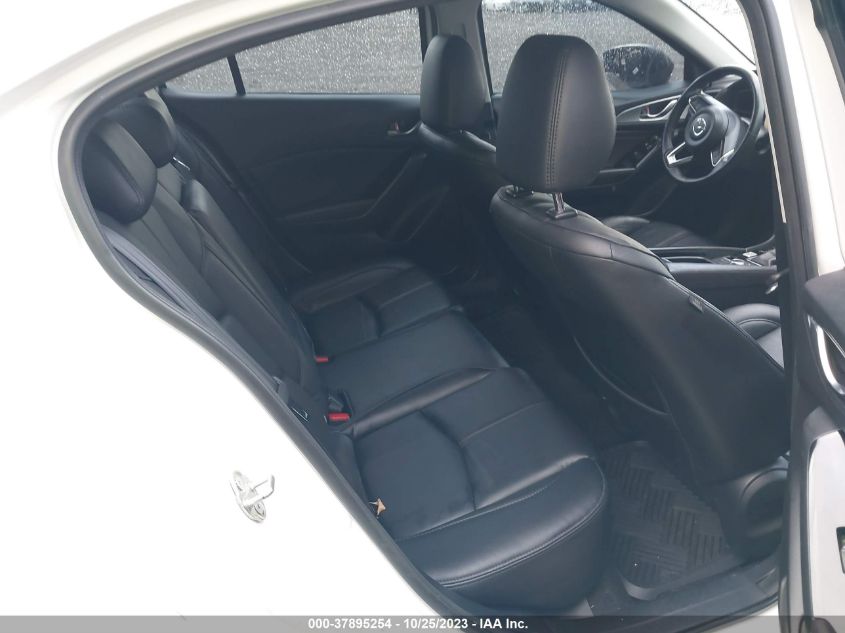 2018 Mazda Mazda3 4-Door Touring VIN: 3MZBN1V33JM192061 Lot: 37895254