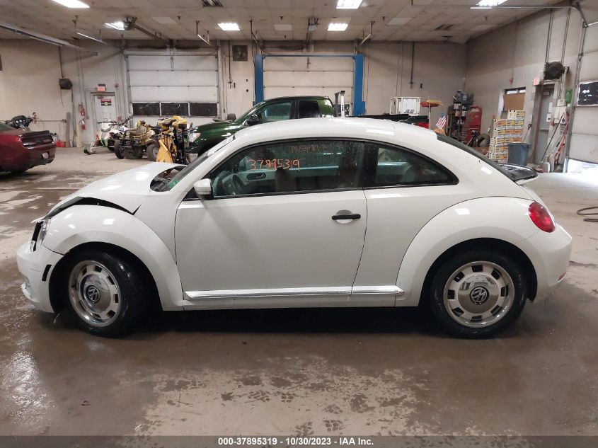 2015 Volkswagen Beetle Coupe 1.8T Classic VIN: 3VWF17AT6FM603286 Lot: 37895319