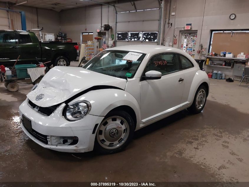 2015 Volkswagen Beetle Coupe 1.8T Classic VIN: 3VWF17AT6FM603286 Lot: 37895319