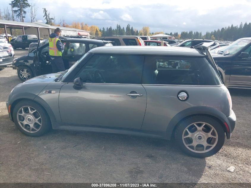 2004 Mini Cooper Hardtop S VIN: WMWRE33494TD89640 Lot: 37896208