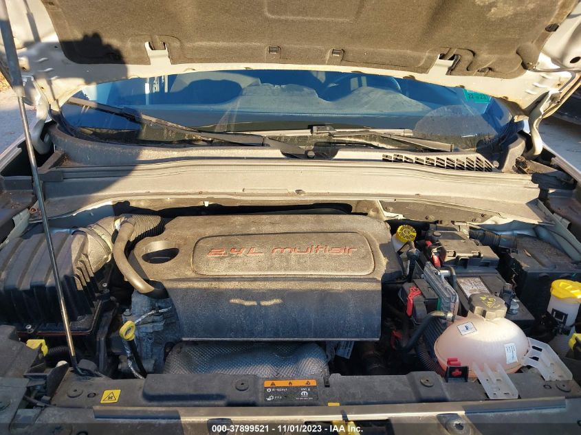 2017 Jeep Renegade Latitude 4X4 VIN: ZACCJBBB0HPG50845 Lot: 37899521