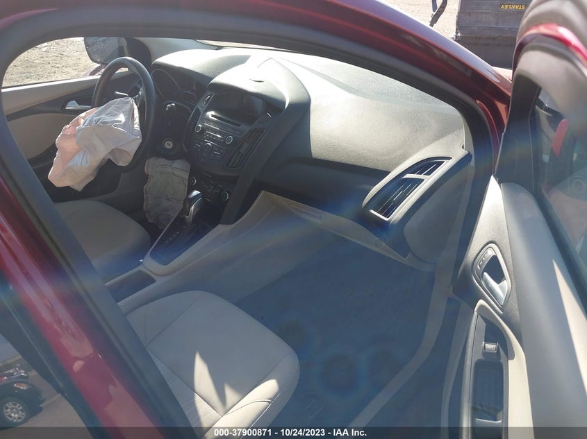 1FADP3K22FL239611 2015 Ford Focus Se