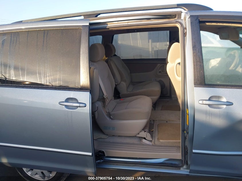 2004 Toyota Sienna Ce/Le VIN: 5TDZA23C54S136746 Lot: 37905754